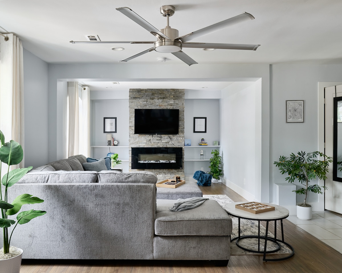 Charlotte Stays interior